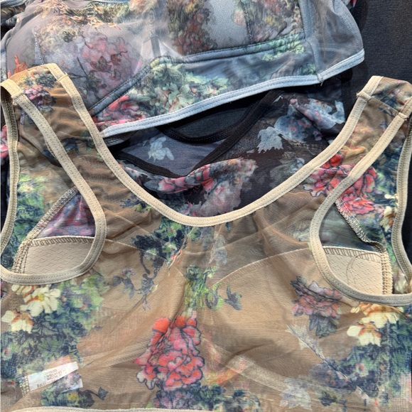 NEW Bundle 4 Bralettes Sz Med- Multicolor Removable Pads. Comfy Feminine Style - Picture 3 of 7